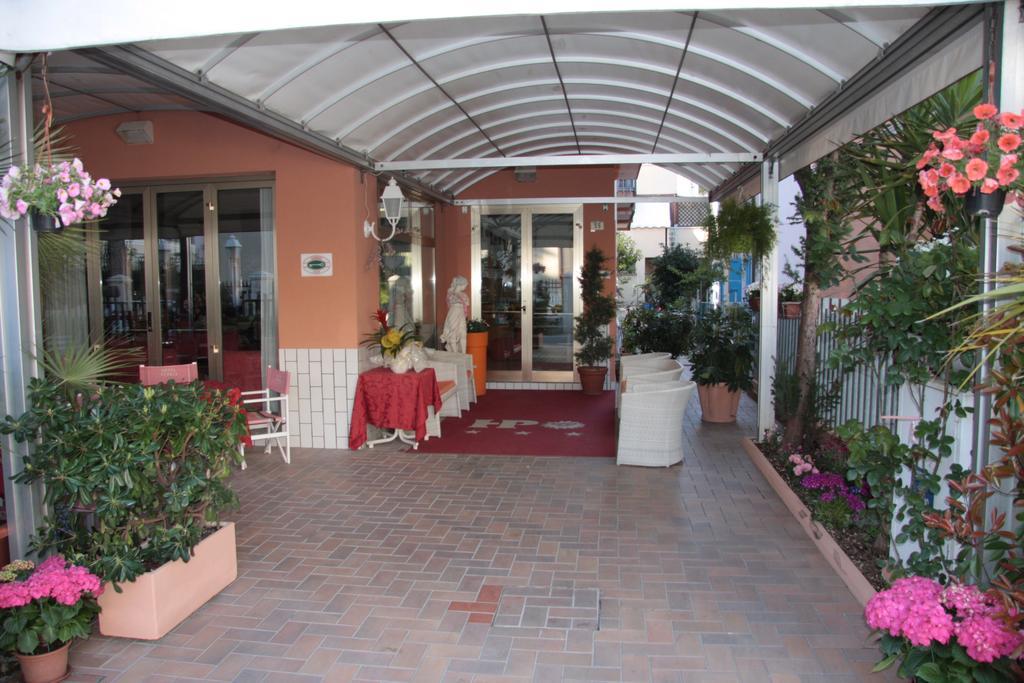 Hotel Peonia ริมินี ภายนอก รูปภาพ