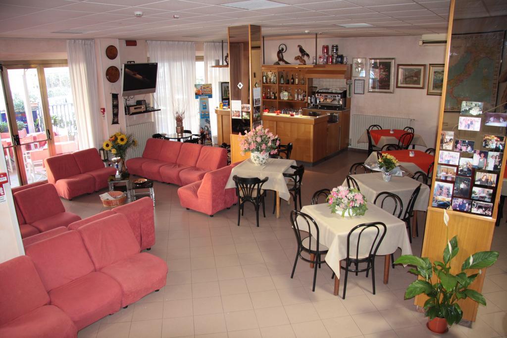 Hotel Peonia ริมินี ภายนอก รูปภาพ
